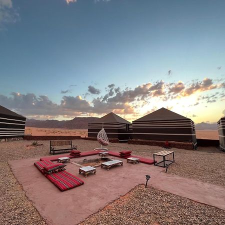 Hotel Bedouin Life Camp Wadi Rum Esterno foto